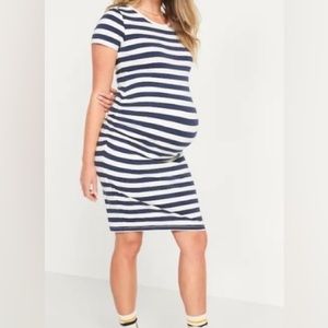 2/25$  Old Navy Maternity Short-Sleeve Jersey-Knit Striped Bodycon Dress- Small